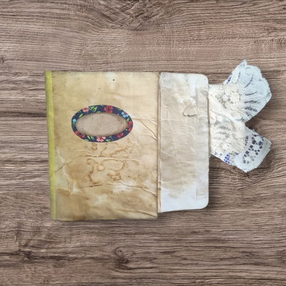 Mini Junk Journal / Folio with Ephemera - Picture 3 of 6